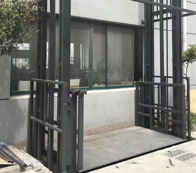 黄石导轨式施工升降机助力民生工程提速增效